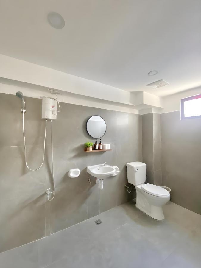 New Modern Home Near Airport, Beach And Fast Wi-Fi Sudtungan Exterior photo