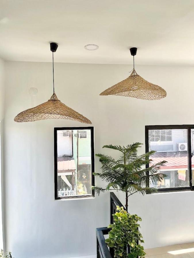 New Modern Home Near Airport, Beach And Fast Wi-Fi Sudtungan Exterior photo