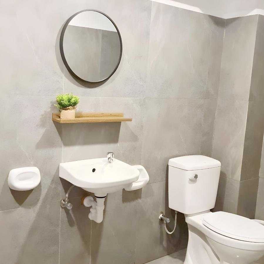 New Modern Home Near Airport, Beach And Fast Wi-Fi Sudtungan Exterior photo