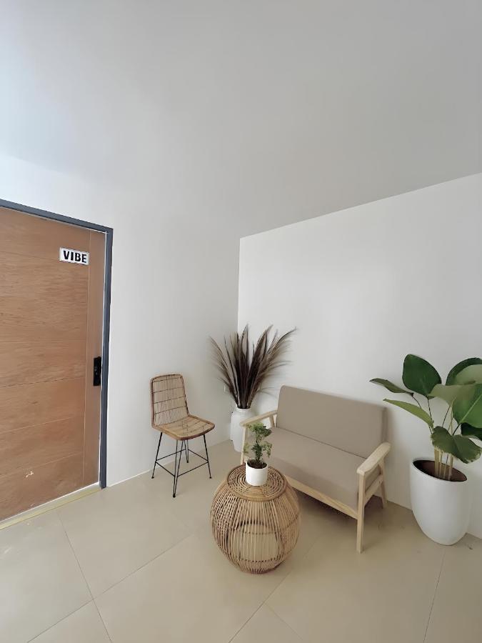 New Modern Home Near Airport, Beach And Fast Wi-Fi Sudtungan Exterior photo