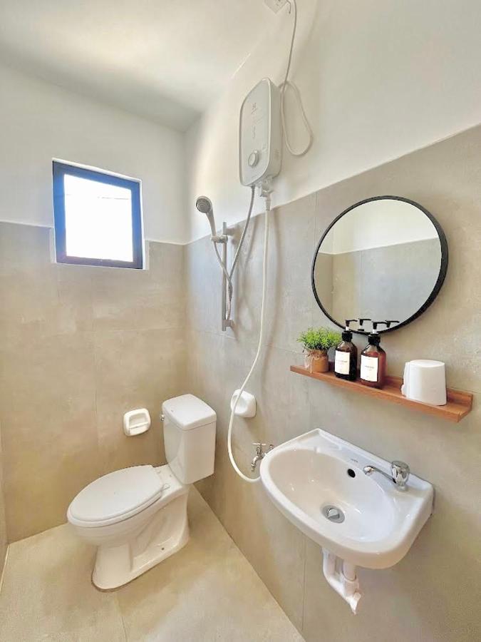 New Modern Home Near Airport, Beach And Fast Wi-Fi Sudtungan Exterior photo